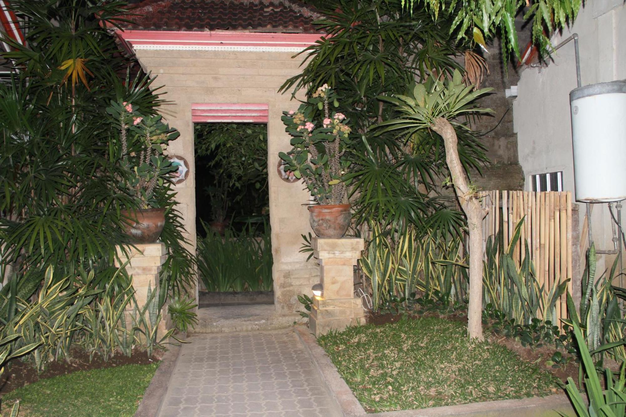 Seminyak Paradiso Hotel Екстериор снимка